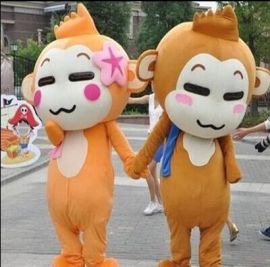 卡通人偶轻松熊、斑马