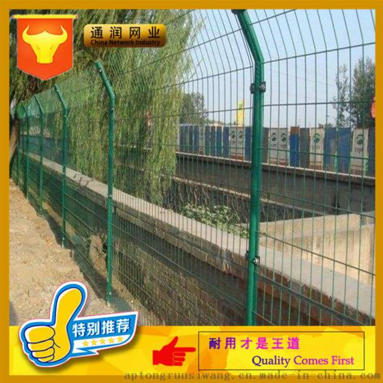 云南昆明圈地护栏网低价格|养殖圈地隔离护栏网|河北圈地护栏网专业厂家