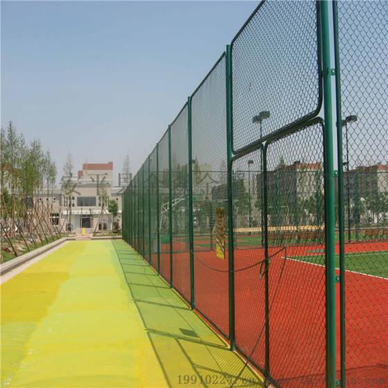 绿色运动球场护栏网深加工
