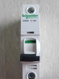 广州施耐德断路器iC65N 1P B40A