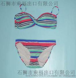 女泳装