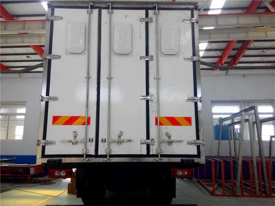 江苏畜禽运输车，雏禽车，鸡苗车，鸡苗车价格