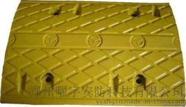 东营哪有卖橡胶减速带的厂家，东营减速带批发，东营减速带价格图片