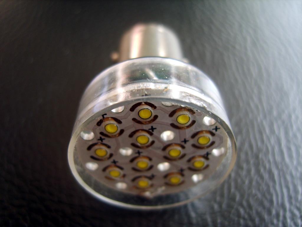 LED汽车灯（T25-12LED-12V-DC）