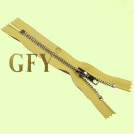 GFY A7-1型：7#方牙单、双拉金属拉链服装箱包不易暴链拉链 白叻牙
