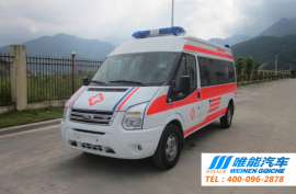 福特全顺V348长轴中顶柴油监护型救护车（无吊柜）