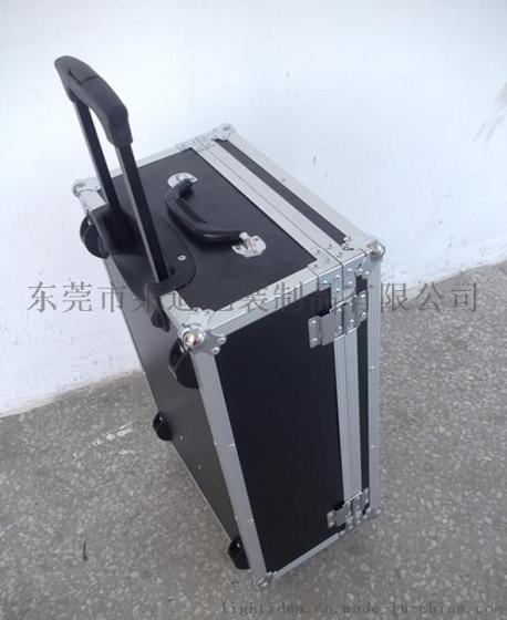 东莞市莱迪铝箱制品厂供应万向轮内置拉杆铝合金工具箱